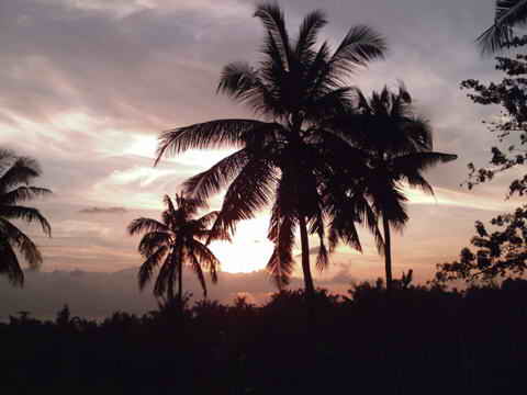 Sonnenuntergang über Bali, von Lombok aus fotografiert.